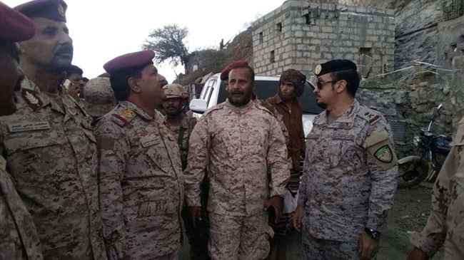 ظهور وزير الدفاع وقائد التحالف العربي في خطوط النار الأولى بهذه الجبهات.. صور