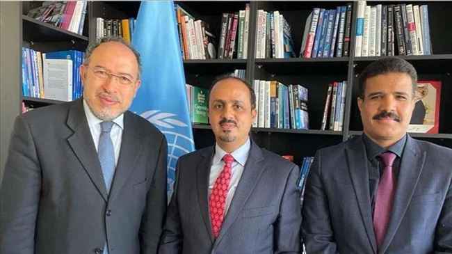 الحكومة المعترف بها تطالب المنظمات الدولية بموقف حازم من جرائم الحوثي بحق الصحفيين