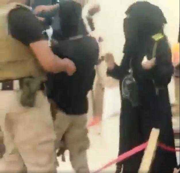 الحوثيون يمنعون طالبات بقوة السلاح من إقامة حفل التخرج بالجوف