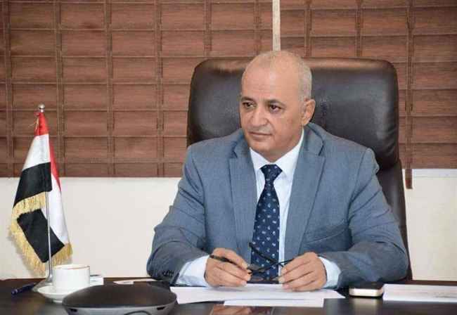 وزير المياه والبيئة: الحوثيون يستخدمون مراكب صيد لممارسة الإرهاب في البحر الأحمر