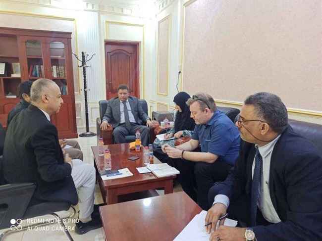 النائب العام يلتقي وفد من خبراء الأسلحة الأممي بعدن.. تهريب الأسلحة من إيران للحوثي