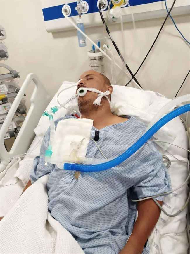 طارق صالح يتكفل بعملية قلب لصحفي مرقد بالعناية المركزة في مصر بعد تدهور حالته الصحية والمادية