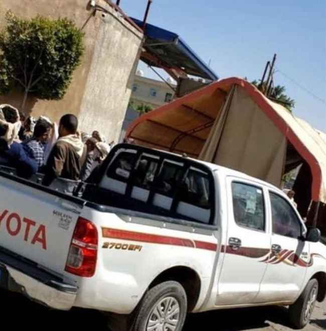 مشرف حوثي يقتحم مصنع شملان للمياه بعد رفض الإدارة دفع أموال له