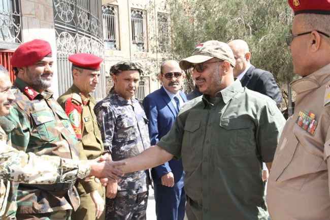 خوفاً من تحرك طارق الأخير.. عبدالملك الحوثي يستدعي كبار قياداته ويصدر توجيهات عسكرية لهم (مؤامرة)