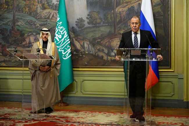 السعودية تعلن رسمياً دخولها بمفاوضات مباشرة مع الحوثي لإيقاف الحرب أولا وإطلاق عملية جديدة