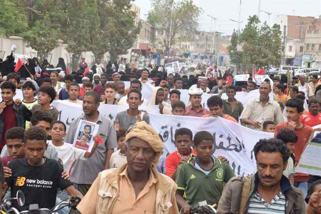 لليوم الثالث على التوالي.. تظاهرات في زنجبار تطالب بسرعة القصاص من قاتل الطفل ميثاق