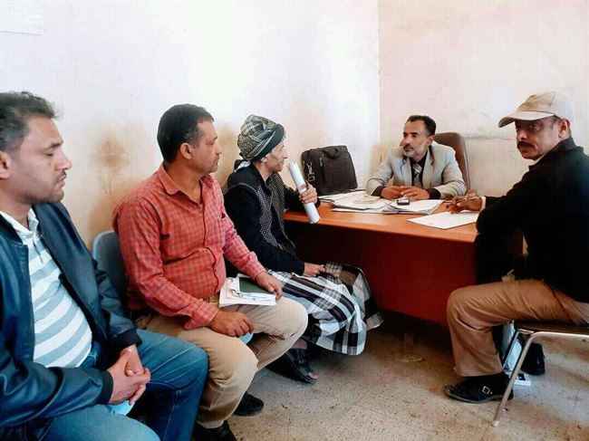 قيادات أمنية إخوانية تنكل بصحفي في تعز والنقابة تدين ما تعرض له