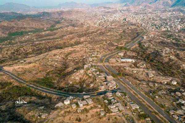 فضيحة.. قيادات إخوانية تطلق سراح خلية حوثية في تعز