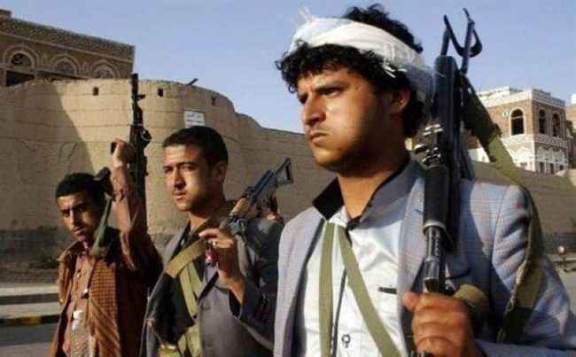 انفجار صراع مسلح بين الأسر الحوثية الحاكمة للمحافظات بعد اختلافهم.. 4 عناصر جرحى