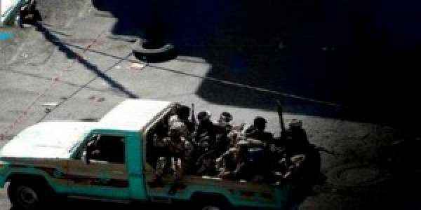 وزير حوثي معتق في صنعاء يبسط على أرض شيخ قبلي بارز والأخير يدعو عبدالملك لهذا الأمر فوراً