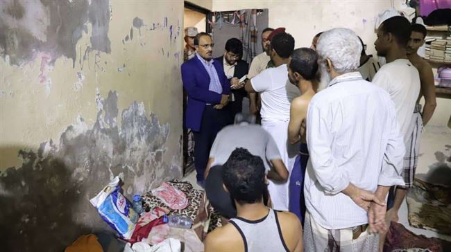 محافظ حضرموت يزور سجن المكلا .. ويصدر توجيهات تسعد السجناء