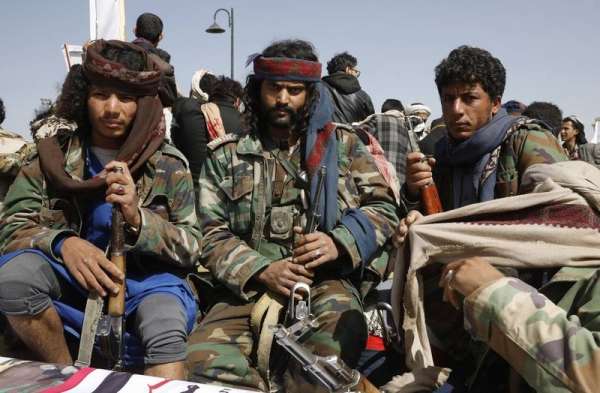 اعترضوا طريقه ليلاً .. عصابة حوثية تختطف تجار من وسط صنعاء وتقتاده إلى كهف جبلي