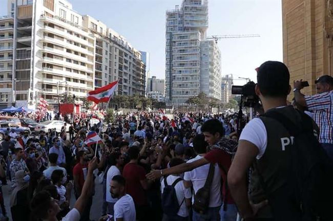 لبنان.. قوات الأمن تستخدم قنابل الغاز لتفريق محتجين في بيروت