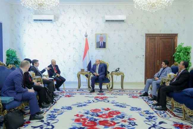 تفاصيل لقاء محافظ البنك المركزي اليمني بالسفير الأمريكي والدعم الاقتصاد القادم