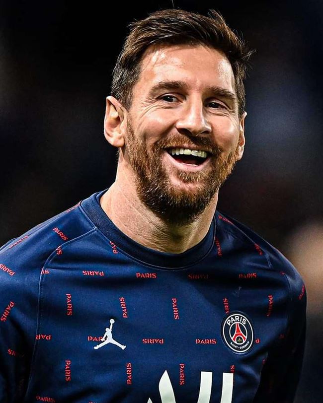 ليونيل ميسي يفتح أبواب العودة لبرشلونة