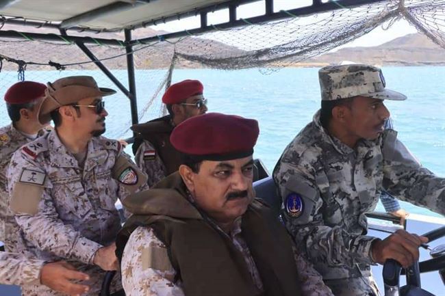 تفاصيل زيارة وزير الدفاع والاركان وقائد التحالف إلى باب المندب وجزيرة ميون