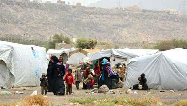 مع فاجعة الشتات..ضباع الإخوان والحوثي تنهش لحم النازحين في أكبر موطن نزوح باليمن
