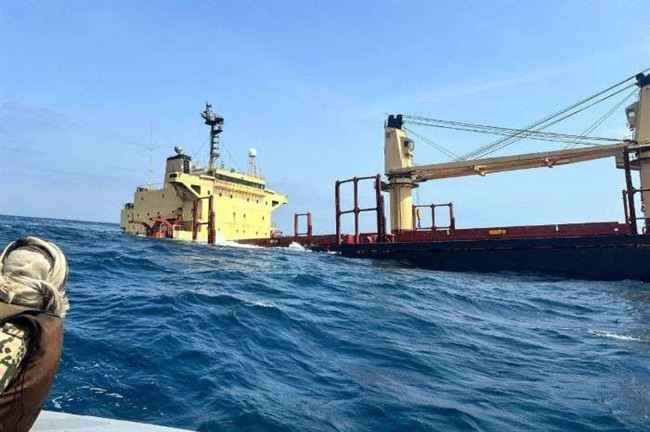 بعد غرق "روبيمار".. الحوثيون يتفاخرون بأنهم سيواصلون إغراق السفن