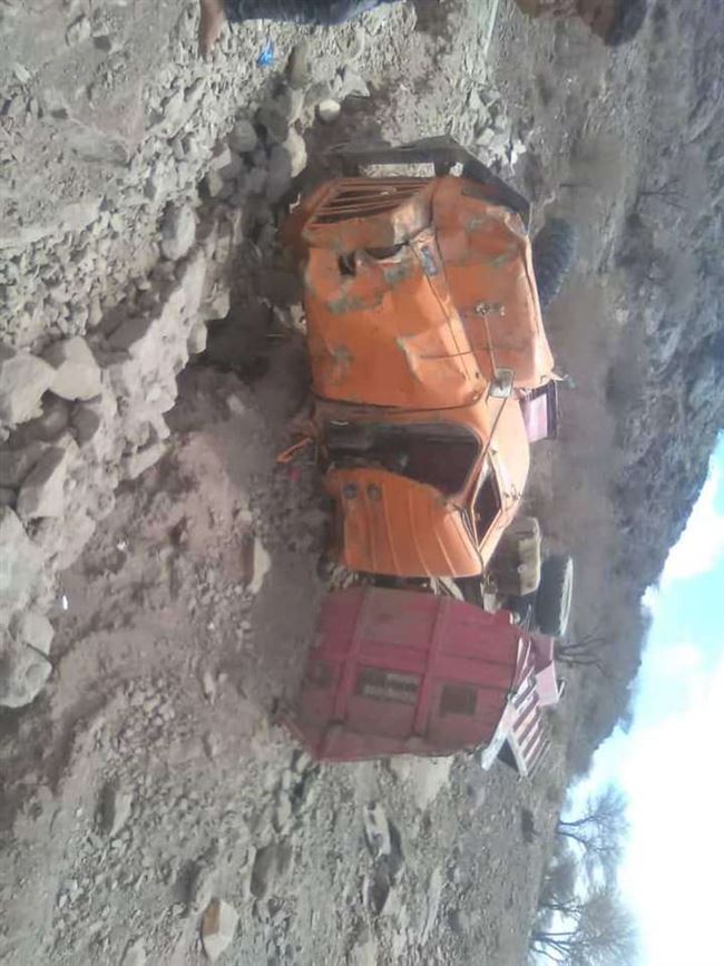 حادث سير يقضي على ثلاثة شبان بالضالع