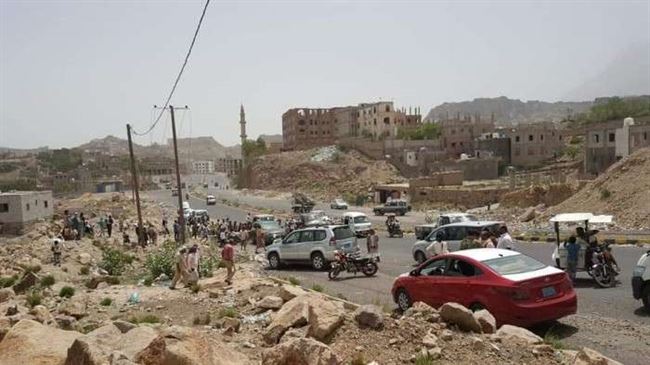 شاهد.. إخوان تعز يرتكبون جريمة بحق أرملة وأيتامها الاربعة