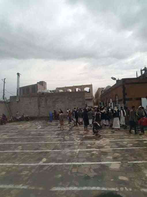صورة.. شخص يعذب طفلته حتى لفظت نفسها الأخير بعد أشهر قليلة من ذبح طفل على يد والده