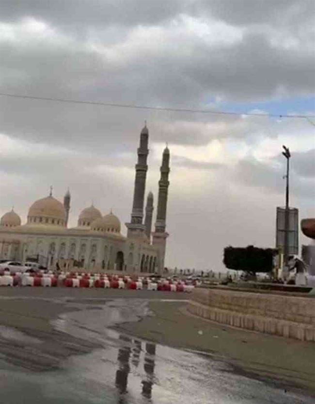 بعد مجزرة تراويح مسجد صنعاء حوثيون يقتحمون مسجد للنساء في العاصمة