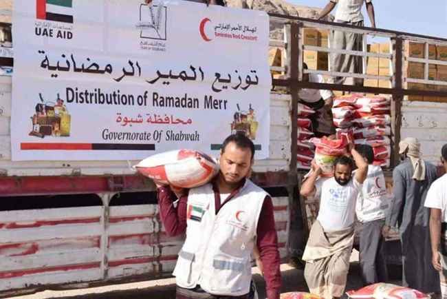 ذراع الإمارات الإنساني يؤكد استمرار توزيع مئات الأطنان من المير الرمضاني في هذه المحافظات