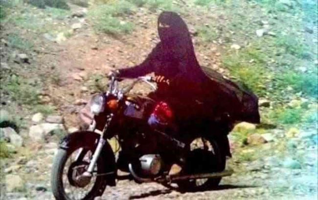 الحرب تضرب نساء الريف اليمني وتضاعف أعمالهن اليومية وتحملهن مسؤليات الرجال