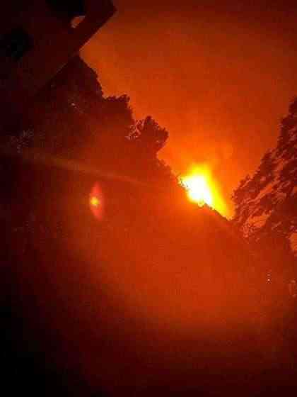 انفجارات عنيفة تهز مدينة الحديدة ومصادر تكشف تفاصيلها وتورط الحوثيين خلفها