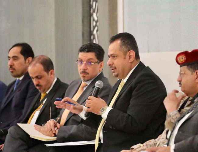 الحكومة تلتقي المشاركين في مشاروات الرياض.. تفاصيل التساؤلات