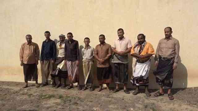 شاهد.. طارق صالح يقدم مكرمة رمضانيه لدفعة كاملة من السجناء قبل إطلاق سراحهم
