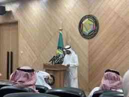 المجلس الخليجي يؤكد للحكومة اليمنية أهمية المشاورات ويطمئنها بشأن المرجعيات الثلاث