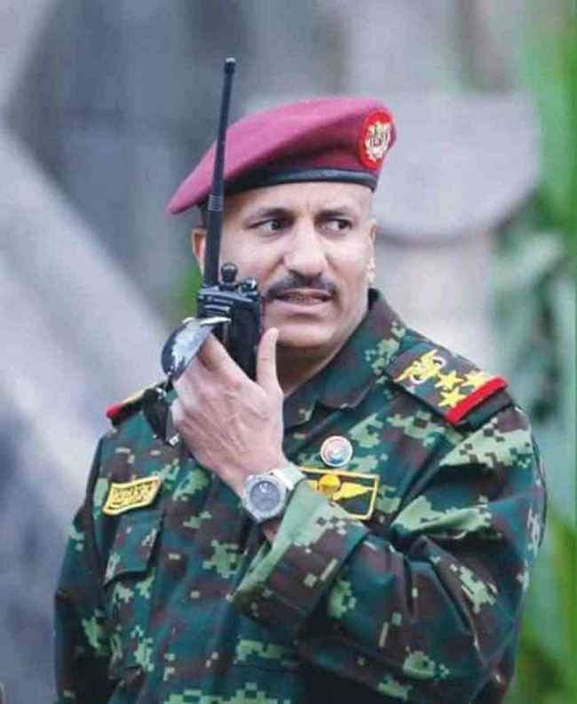 السعودية تتدخل بعد نشوب خلافات حادة بمشاورات الرياض حول إقالة الأحمر ومصادر تكشف منصب طارق صالح