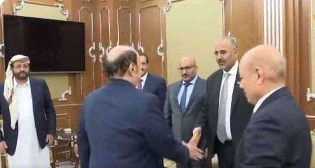أبوظبي ترحب بنقل السلطة في اليمن إلى المجلس الرئاسي ودعوة السعودية للأعضاء ببدء التفاوض مع الحوثيين