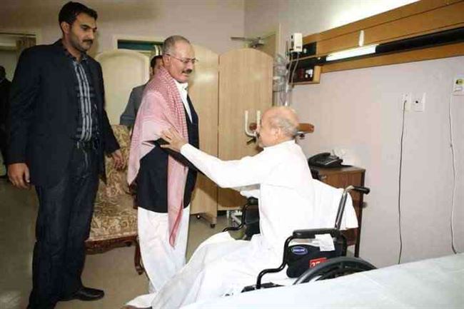 شاهد فيديو.. علي عبدالله صالح يزور الرئيس الجديد رشاد العليمي في العاصمة الرياض