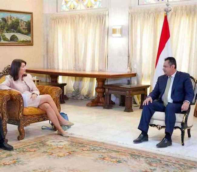 مصدر مقرب من نائب رئيس الجمهورية يكشف عن إقالة معين عبدالملك وإحالته للتحقيق.. تفاصيل نارية