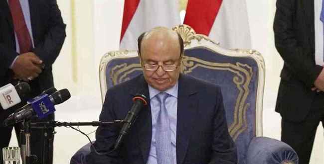 أول محافظة تقوم بإزالة اكبر صورة للرئيس السابق عبدربه منصور هادي من شوارعها.. شاهد