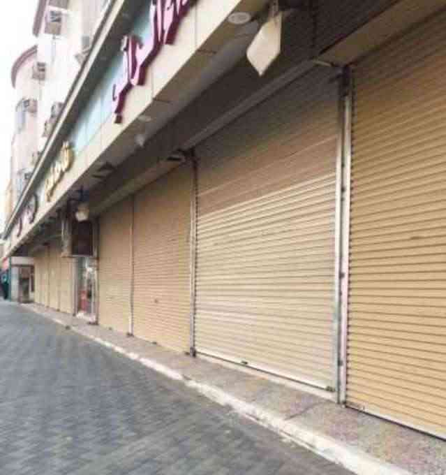 أول محافظة تقف مع المواطن.. إغلاق محلات الملابس كبيرة بعد رفضهم توجيهات رسمية (وثائق وصور)
