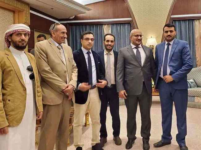 العميد طارق صالح يؤكد طي صفحة الماضي وتوحيد الجهود لمواجهة عدو اليمن الواحد