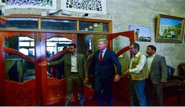 شاهد قبل مغادرته صنعاء.. تصريحات رسمية حول فتح المطار والطرقات بين الشمال والجنوب