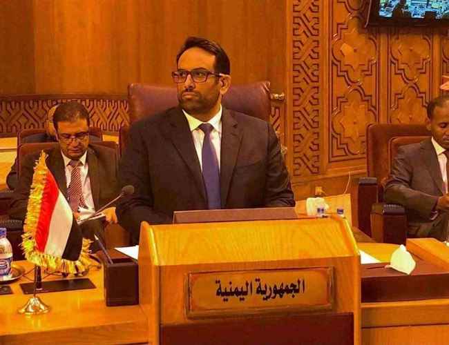 مدير شركة النفط يبيع البترول بأسعار مضاعفة عبر الواتس اب.. هرب من الغضب الشعبي والمبنى فاضي (شاهد)
