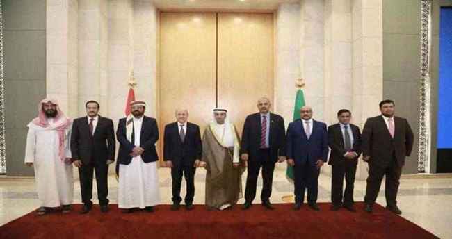 صحفي يوضح شرط عودة المجلس الرئاسي إلى عدن