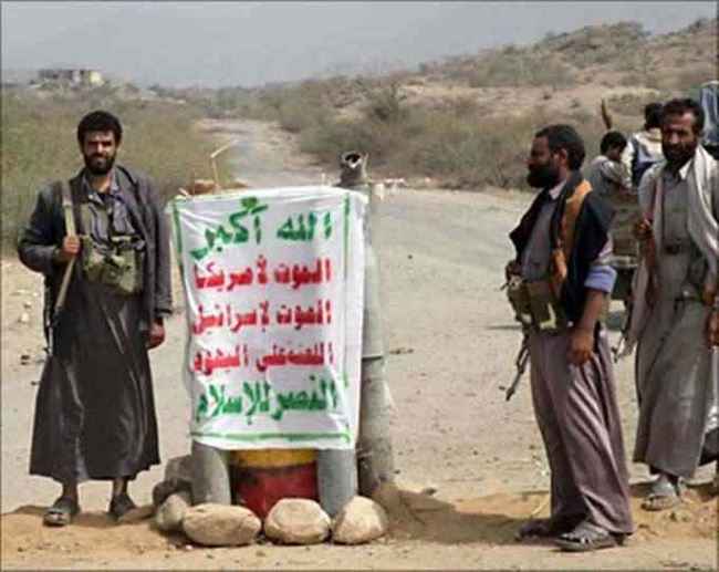 الحوثي يوجه باستحداث مخازن خاصة للنفط القادم من ميناء الحديدة والاستعداد لجولة حرب جديدة
