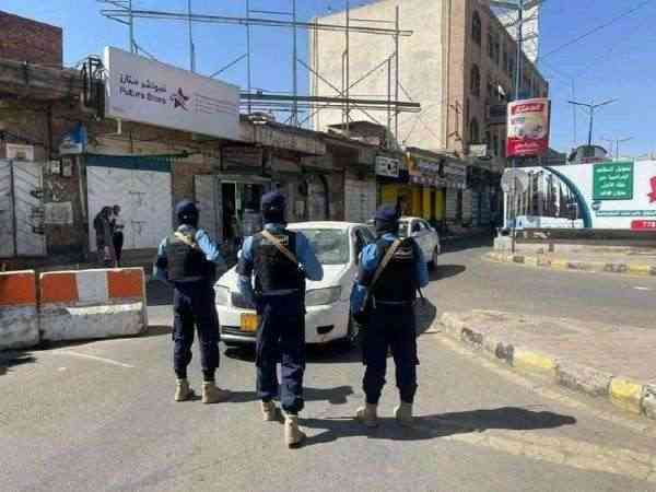 بالوثيقة.. الحوثي يفرض على نساء صنعاء قيودا جديدة للتنقل بين مناطق الانقلابيين
