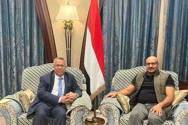 أول تحرك ضد المجلس الرئاسي .. الإخوان يعلنون الحرب على طارق صالح في مأرب