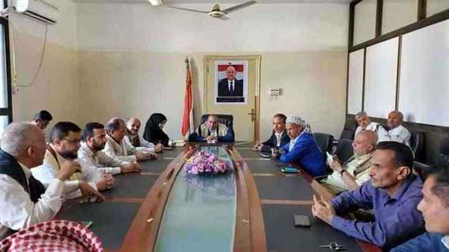 لأول مرة مكتب طارق يحضر اجتماع لسلطات تعز.. خاطب الجميع: يمن ما قبل المجلس الرئاسي ليس كما بعده