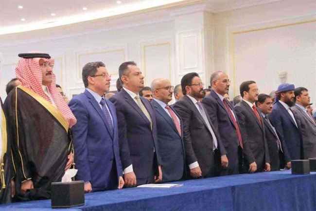 الرئيس : نصون حق الموظف بمناطق الحوثي ولم نوافق على الهدنة إلا بتنفيذ جميع شروطنا والجماعة تمتنع حتى الآن