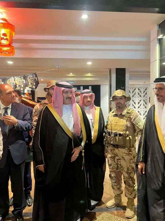 أول تعليق سعودي بكلمات مبشرة على قسم المجلس الرئاسي والإمارات ترد