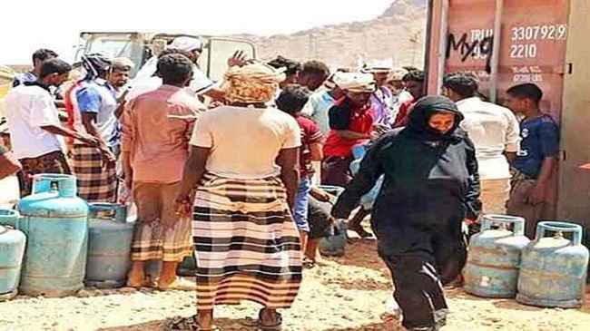الإمارات تواصل دعمها للأسر في سقطرى.. اسطوانات غاز منزلي