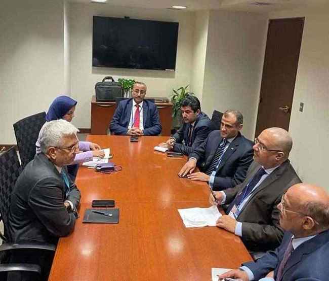 وزير يمني يلتقي مدير البنك الدولي لمتابعة محفظة المشاريع